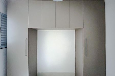 Apartamento para alugar com 32m², 1 quarto e sem vagaQuarto - Armários
