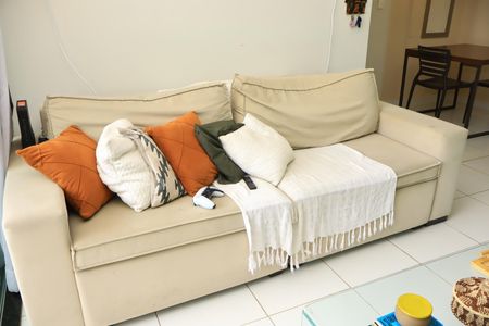 Sala de apartamento para alugar com 2 quartos, 79m² em Costa Azul, Salvador