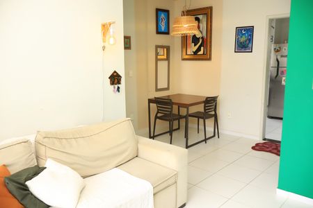 Sala de apartamento para alugar com 2 quartos, 79m² em Costa Azul, Salvador