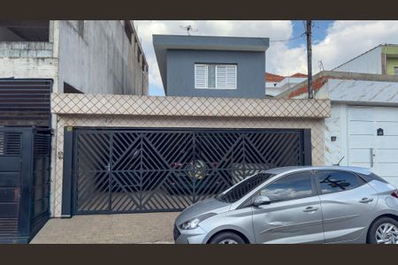 Casa à venda com 320m², 4 quartos e 6 vagasFachada