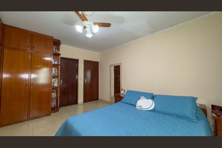 Casa à venda com 320m², 4 quartos e 6 vagasQuarto Suíte