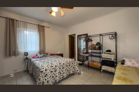 Casa à venda com 320m², 4 quartos e 6 vagasQuarto 4 - Suíte