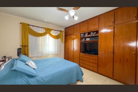 Casa à venda com 320m², 4 quartos e 6 vagasQuarto Suíte