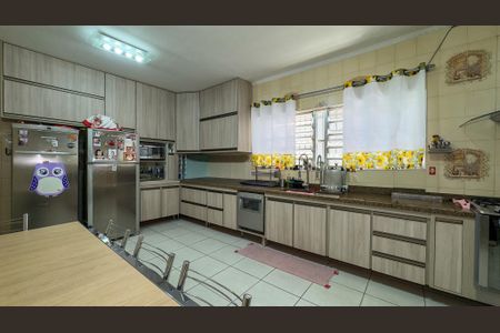 Casa à venda com 320m², 4 quartos e 6 vagasCozinha