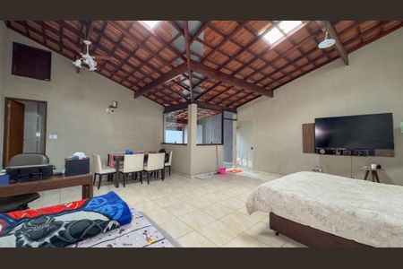 Casa à venda com 320m², 4 quartos e 6 vagasQuarto 5 - Suíte