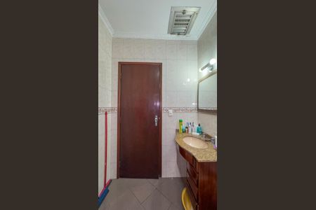 Casa à venda com 320m², 4 quartos e 6 vagasBanheiro