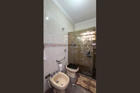 Casa à venda com 320m², 4 quartos e 6 vagasBanheiro