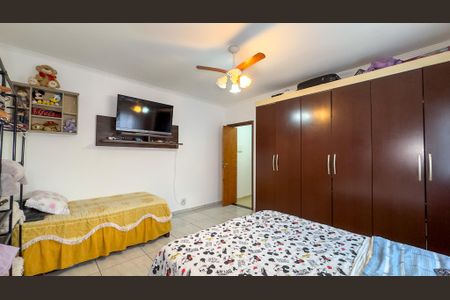 Casa à venda com 320m², 4 quartos e 6 vagasQuarto 4 - Suíte