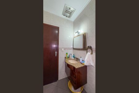 Casa à venda com 320m², 4 quartos e 6 vagasBanheiro