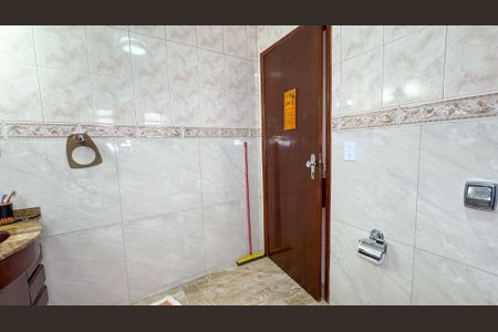 Casa à venda com 320m², 4 quartos e 6 vagasBanheiro da Suíte 1