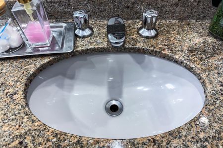 Casa de condomínio à venda com 115m², 3 quartos e 2 vagasBanheiro