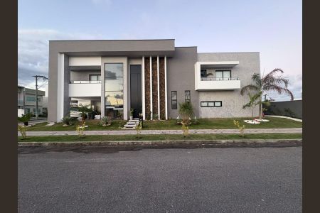 Casa para alugar com 340m², 4 quartos e 5 vagas Casa para alugar com 340m², 4 quartos e 5 vagasFachada