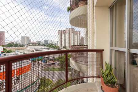 Apartamento à venda com 105m², 3 quartos e 2 vagasVaranda