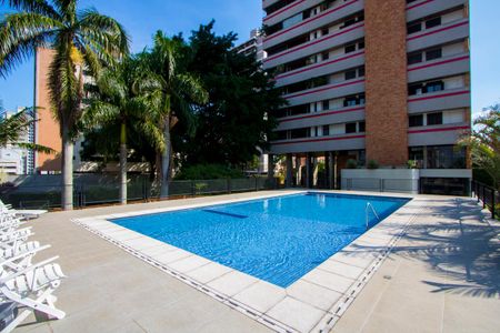Apartamento para alugar com 300m², 4 quartos e 2 vagasÁrea comum - Piscina