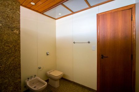 Apartamento para alugar com 300m², 4 quartos e 2 vagasBanheiro social