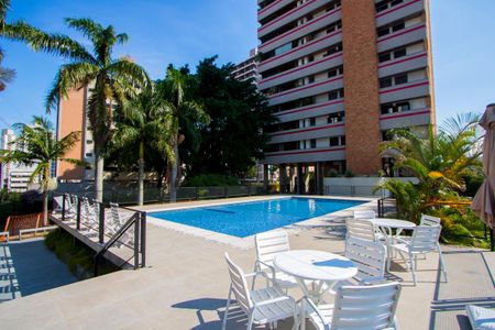 Apartamento para alugar com 300m², 4 quartos e 2 vagasÁrea comum - Piscina