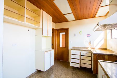 Apartamento para alugar com 300m², 4 quartos e 2 vagasCozinha