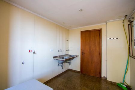 Apartamento para alugar com 300m², 4 quartos e 2 vagasÁrea de serviço