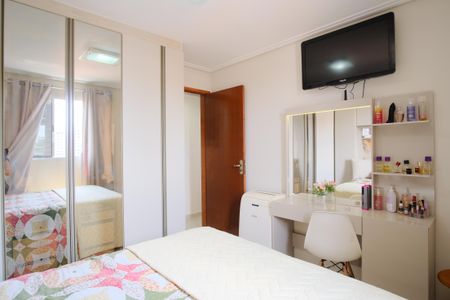 Quarto 2 de apartamento para alugar com 2 quartos, 52m² em Chácara Seis de Outubro, São Paulo