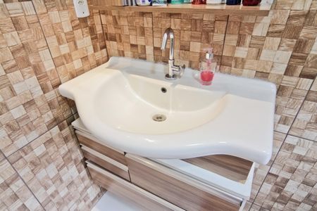 Casa à venda com 130m², 2 quartos e 1 vagaBanheiro