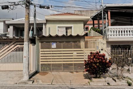 Casa à venda com 130m², 2 quartos e 1 vagaFachada + Placa