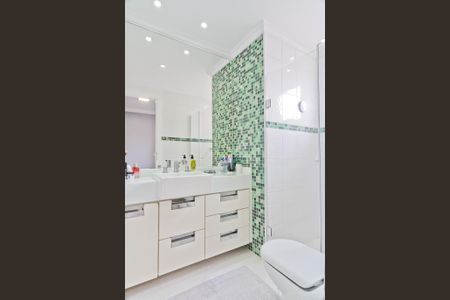 Apartamento à venda com 140m², 3 quartos e 3 vagasBanheiro da Suíte 1