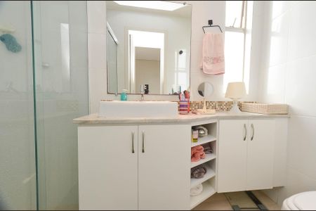 Apartamento à venda com 77m², 3 quartos e 1 vaga Apartamento à venda com 77m², 3 quartos e 1 vagaBanheiro Suíte