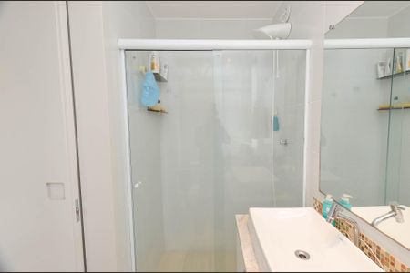 Apartamento à venda com 77m², 3 quartos e 1 vaga Apartamento à venda com 77m², 3 quartos e 1 vagaBanheiro Suíte