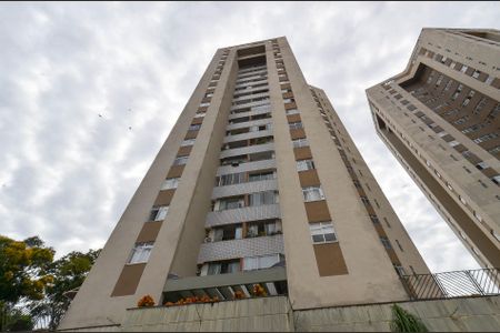 Apartamento à venda com 77m², 3 quartos e 1 vaga Apartamento à venda com 77m², 3 quartos e 1 vagaFachada