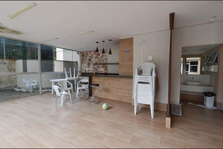 Apartamento à venda com 77m², 3 quartos e 1 vaga Apartamento à venda com 77m², 3 quartos e 1 vagaÁrea comum - Salão de festas