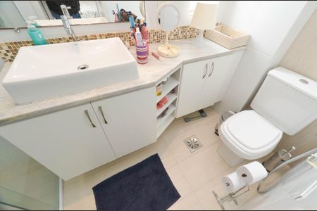 Apartamento à venda com 77m², 3 quartos e 1 vaga Apartamento à venda com 77m², 3 quartos e 1 vagaBanheiro Suíte