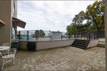 Apartamento à venda com 77m², 3 quartos e 1 vaga Apartamento à venda com 77m², 3 quartos e 1 vagaÁrea comum - Piscina
