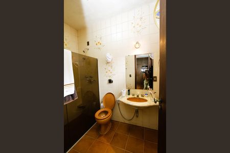 Casa à venda com 321m², 3 quartos e 3 vagasBanheiro da Suíte 2