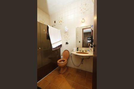 Casa à venda com 321m², 3 quartos e 3 vagasBanheiro da Suíte 2