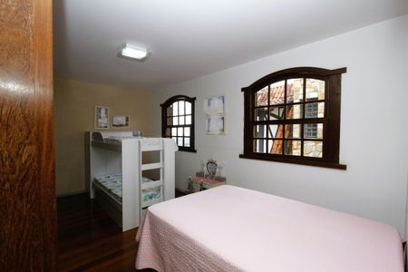 Casa à venda com 321m², 3 quartos e 3 vagasQuarto 1 - Suíte