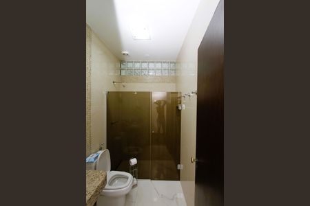 Casa à venda com 321m², 3 quartos e 3 vagasBanheiro Social