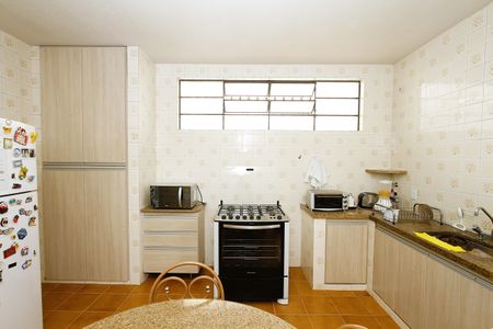 Casa à venda com 321m², 3 quartos e 3 vagasCozinha