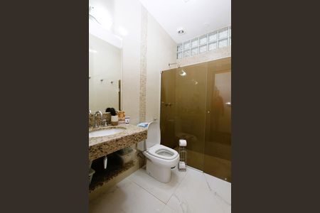 Casa à venda com 321m², 3 quartos e 3 vagasBanheiro Social