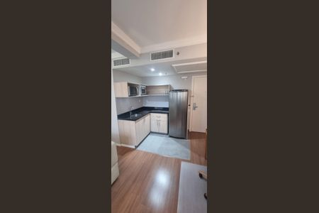 Cozinha de apartamento para alugar com 1 quarto, 30m² em Pinheiros, São Paulo