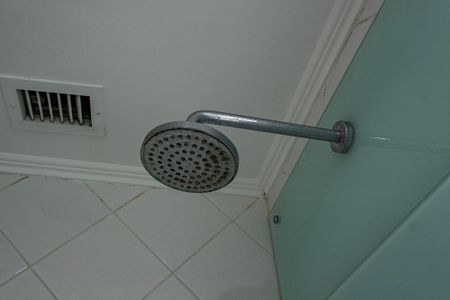 Banheiro de kitnet/studio à venda com 1 quarto, 30m² em Pinheiros, São Paulo