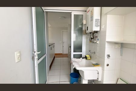 Apartamento para alugar com 71m², 2 quartos e 1 vagaÁrea de Serviço