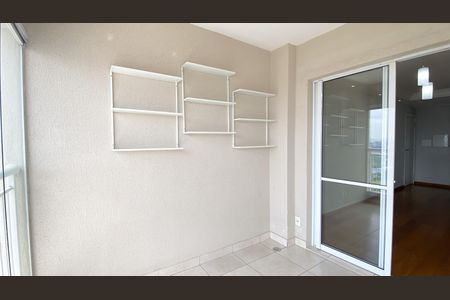 Apartamento para alugar com 71m², 2 quartos e 1 vagaSacada
