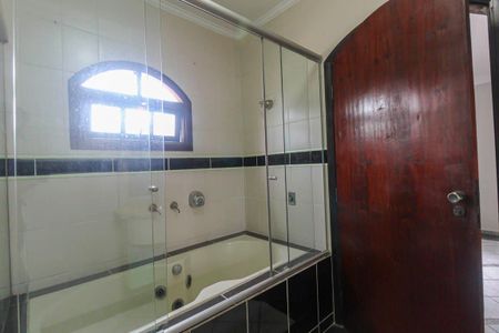 Casa para alugar com 230m², 3 quartos e sem vagaBanheiro da Suíte