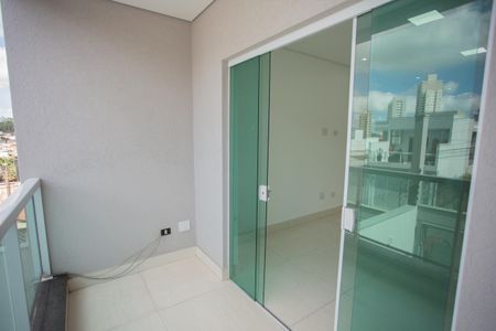 VARANDA DA SALA de casa para alugar com 3 quartos, 170m² em Vila Mangalot, São Paulo