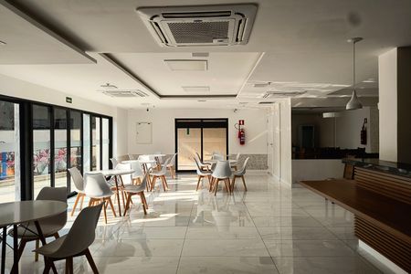 Apartamento para alugar com 85m², 2 quartos e sem vagaÁrea comum - Salão de festas