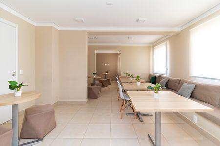 Apartamento para alugar com 34m², 2 quartos e sem vaga Apartamento para alugar com 34m², 2 quartos e sem vagaÁrea comum - Salão de festas