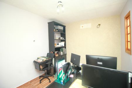 Casa para alugar com 290m², 3 quartos e 3 vagasEscritório