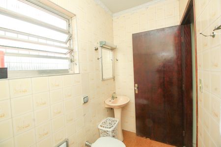 Casa para alugar com 290m², 3 quartos e 3 vagasBanheiro Social