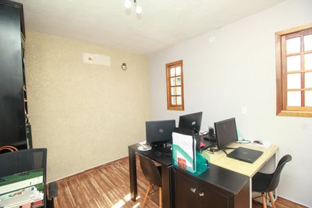 Casa para alugar com 290m², 3 quartos e 3 vagasEscritório