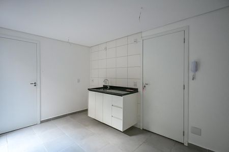 Cozinha de kitnet/studio para alugar com 1 quarto, 39m² em Vila Ernesto, São Paulo
